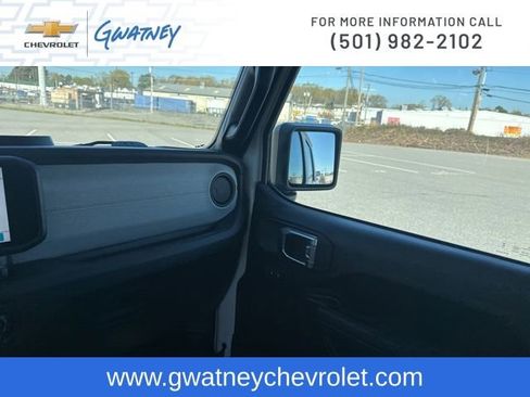 Used 2025 Jeep Gladiator Nighthawk image 20