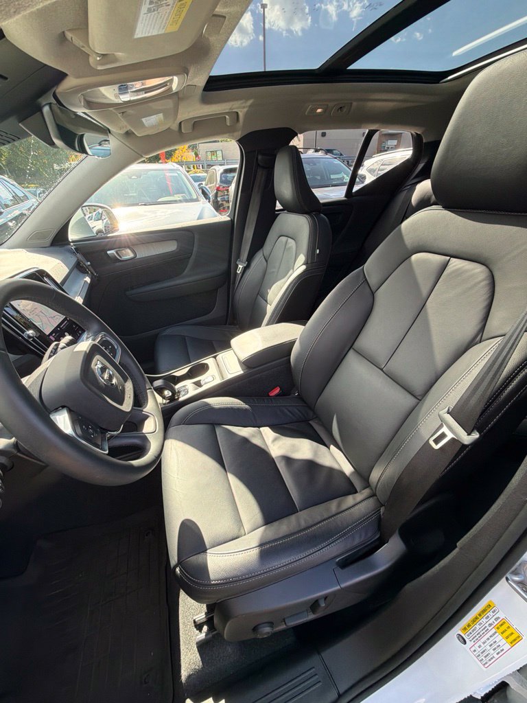 Certified 2024 Volvo XC40 B5 Core AWD/4WD image 13