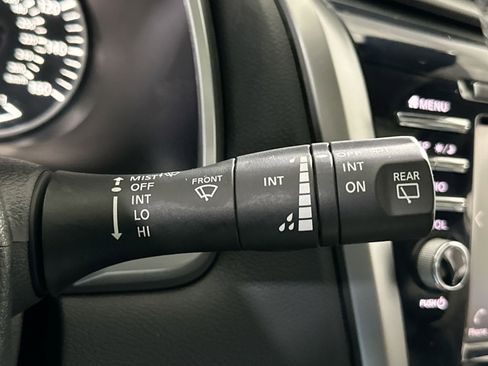 Used 2024 Nissan Murano SL image 28