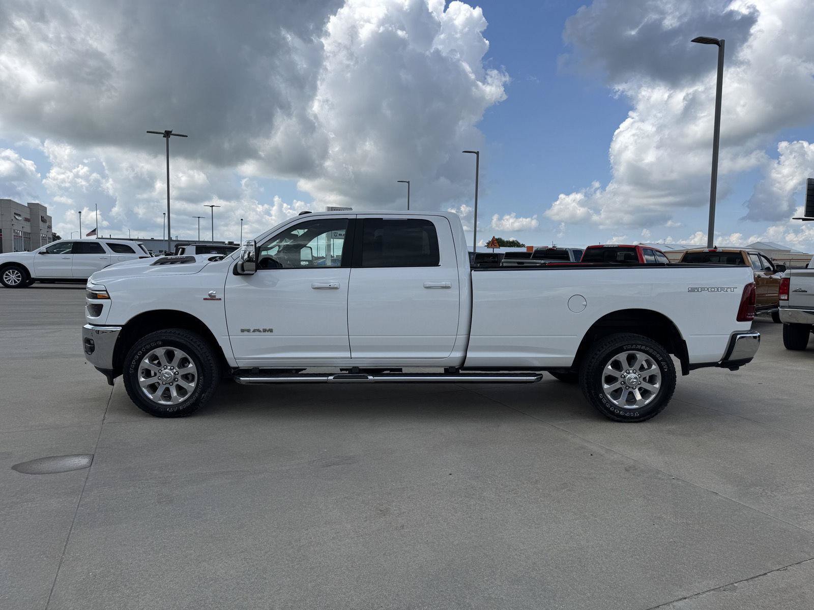 Used 2025 RAM 3500 Laramie w/ Sport Appearance Package AWD/4WD image 38