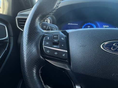 Used 2022 Ford Explorer ST w/ ST Street Pack image 17