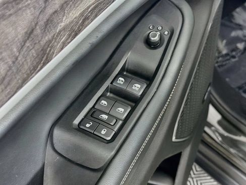Used 2023 Jeep Grand Cherokee 4WD 4xe image 18