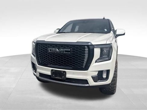 Used 2023 GMC Yukon XL Denali Ultimate AWD/4WD image 12