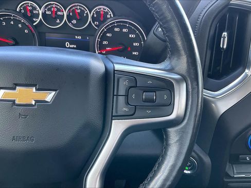 Used 2021 Chevrolet Silverado 1500 LT w/ Z71 Off-Road Package AWD/4WD image 24