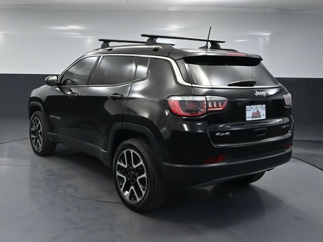 Used 2017 Jeep Compass Limited w/ Navigation Group AWD/4WD image 5