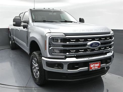 Used 2024 Ford F350 Lariat AWD/4WD image 3