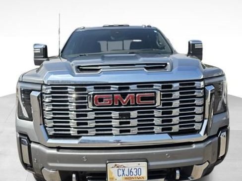 Used 2024 GMC Sierra 3500 Denali w/ Denali Reserve Package AWD/4WD image 2