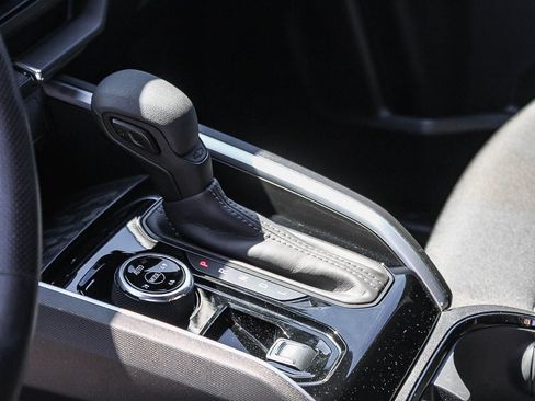 Used 2024 Chevrolet Colorado Trail Boss w/ Technology Package image 18