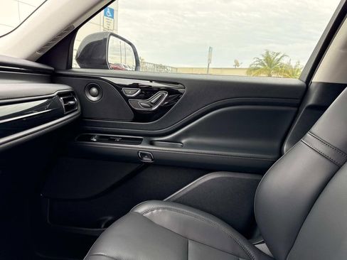 New 2026 Lincoln Aviator AWD image 22