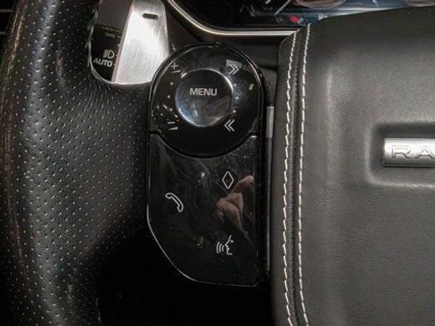 Used 2022 Land Rover Range Rover Sport SVR image 9