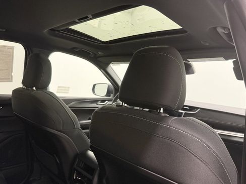 New 2026 Jeep Grand Cherokee Laredo image 13