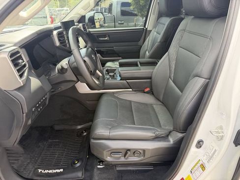 Used 2024 Toyota Tundra Limited AWD/4WD image 23