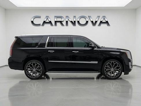 Used 2018 Cadillac Escalade ESV Luxury AWD/4WD image 13