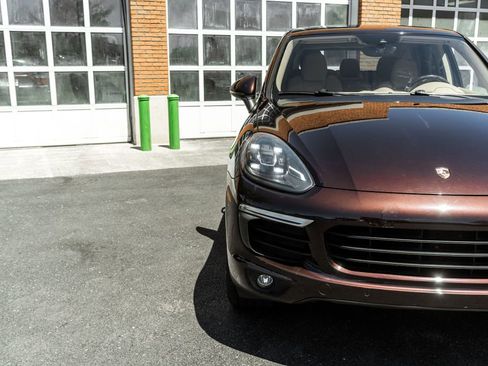 Used 2016 Porsche Cayenne AWD/4WD image 39