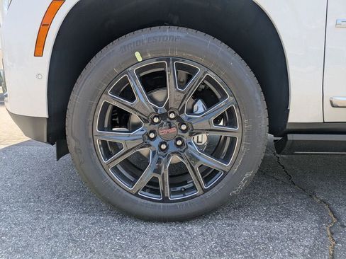New 2026 GMC Yukon XL Denali w/ Sun & Power Step Package AWD/4WD image 14