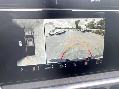 Used 2024 GMC Sierra 3500 Denali w/ Denali Reserve Package image 28