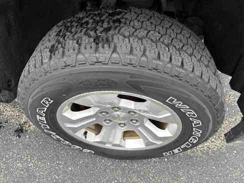 Used 2018 Chevrolet Silverado 1500 LT w/ All Star Edition image 13