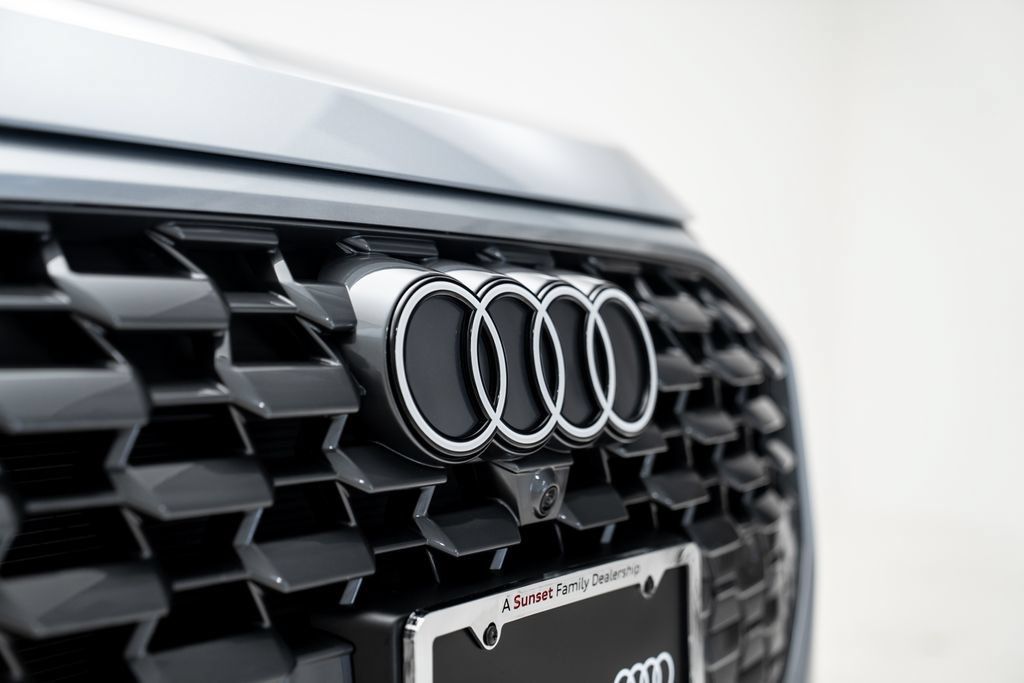 Certified 2025 Audi Q5 Premium w/ Convenience Package AWD/4WD image 14