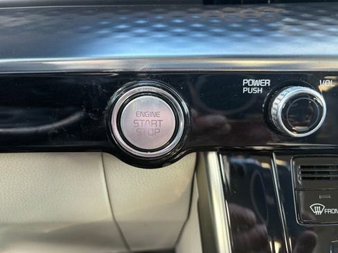 Certified 2022 Kia Carnival SX Prestige image 33