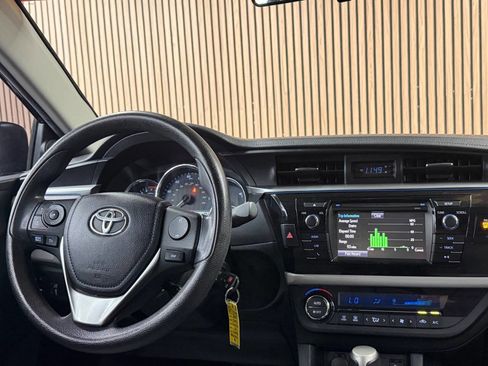 Used 2015 Toyota Corolla LE FWD image 5