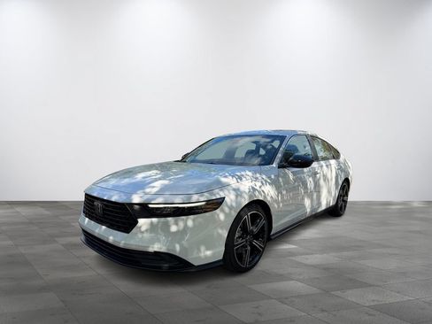 Used 2024 Honda Accord Sport image 3