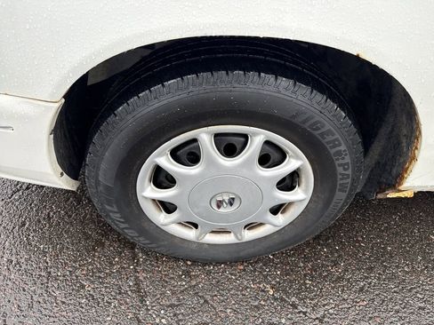 Used 2001 Buick Century Custom w/ Premium Pkg image 10