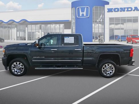 Used 2018 GMC Sierra 2500 Denali w/ Duramax Plus Package image 5