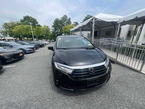 Used 2023 Honda Odyssey Touring image 5