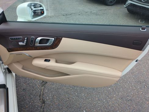 Used 2013 Mercedes-Benz SL 550 image 31