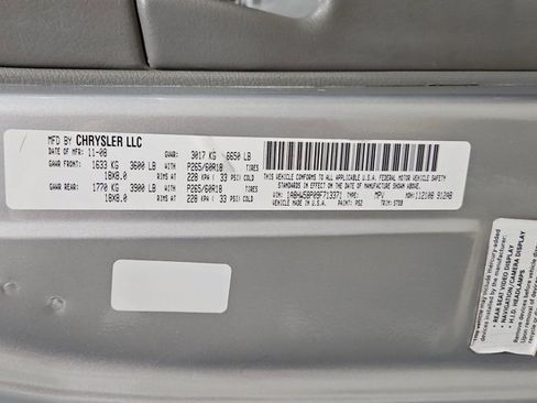 Used 2009 Chrysler Aspen Limited image 32