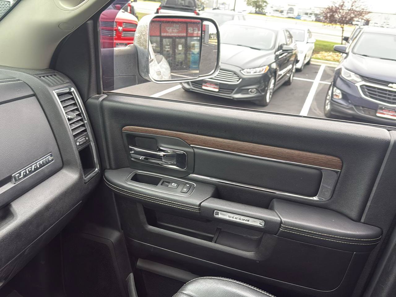 Used 2018 RAM 2500 Laramie w/ Convenience Group AWD/4WD image 17