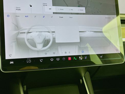 Used 2021 Tesla Model Y Long Range AWD/4WD image 23