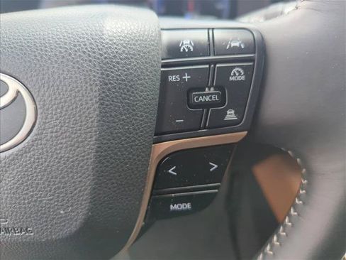 Certified 2025 Toyota Crown Signia AWD/4WD image 15