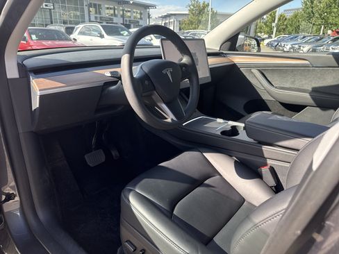 Used 2023 Tesla Model Y Long Range AWD/4WD image 13