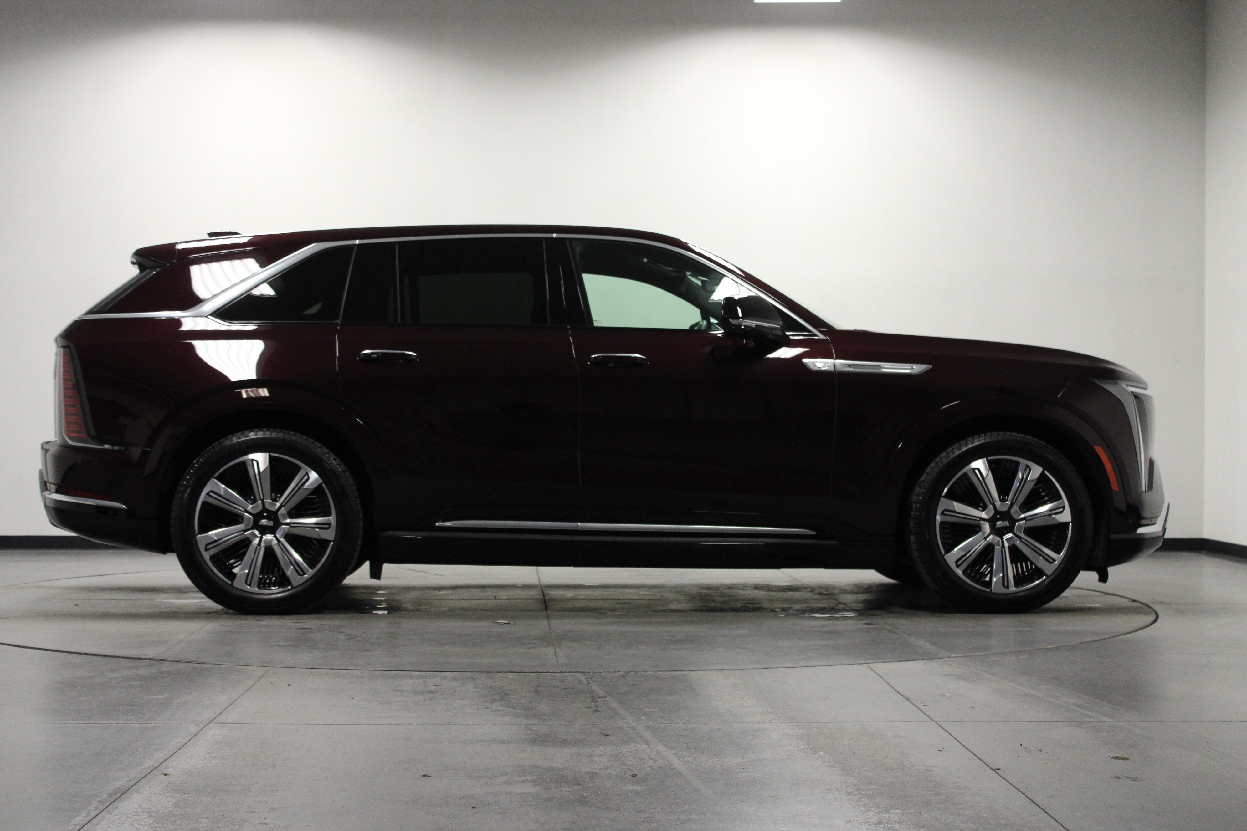 Used 2025 Cadillac Escalade IQ Luxury 2 w/ LPO, Premium Carpet Package AWD/4WD image 3