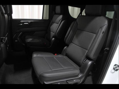 Used 2026 Chevrolet Suburban Z71 w/ Comfort Package AWD/4WD image 20