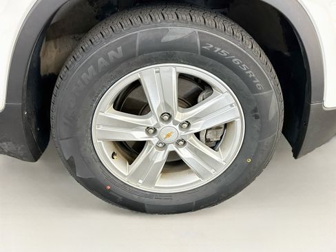 Used 2017 Chevrolet Trax LT w/ LT Convenience Package FWD image 11