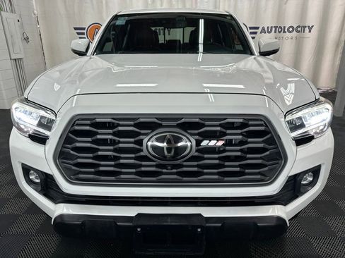 Used 2021 Toyota Tacoma TRD Off-Road w/ TRD Premium Off Road Package AWD/4WD image 3