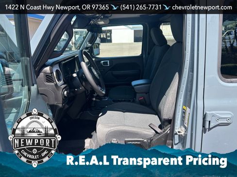 Used 2024 Jeep Wrangler Unlimited AWD/4WD image 13