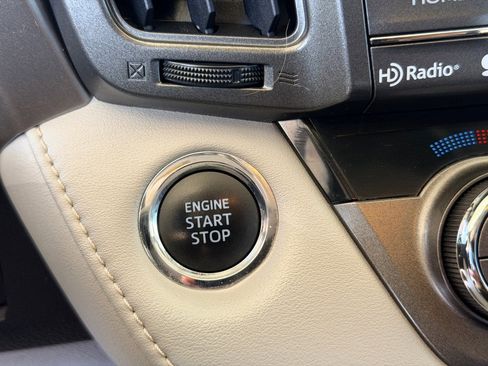 Used 2014 Toyota RAV4 Limited image 15