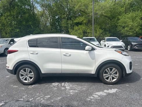 Used 2017 Kia Sportage LX w/ LX Popular Package FWD image 2
