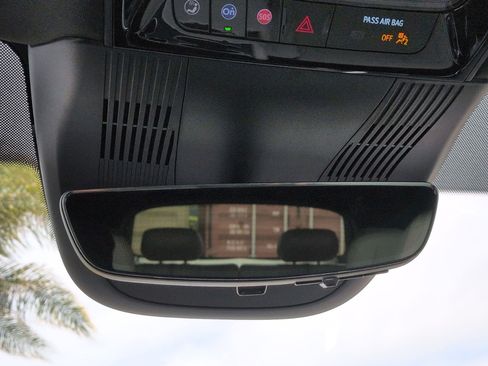 Used 2026 Cadillac Vistiq Luxury image 27