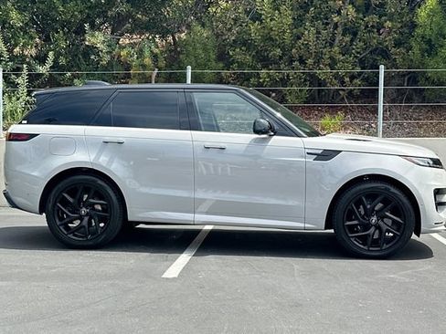 Used 2025 Land Rover Range Rover Sport Dynamic SE AWD/4WD image 6