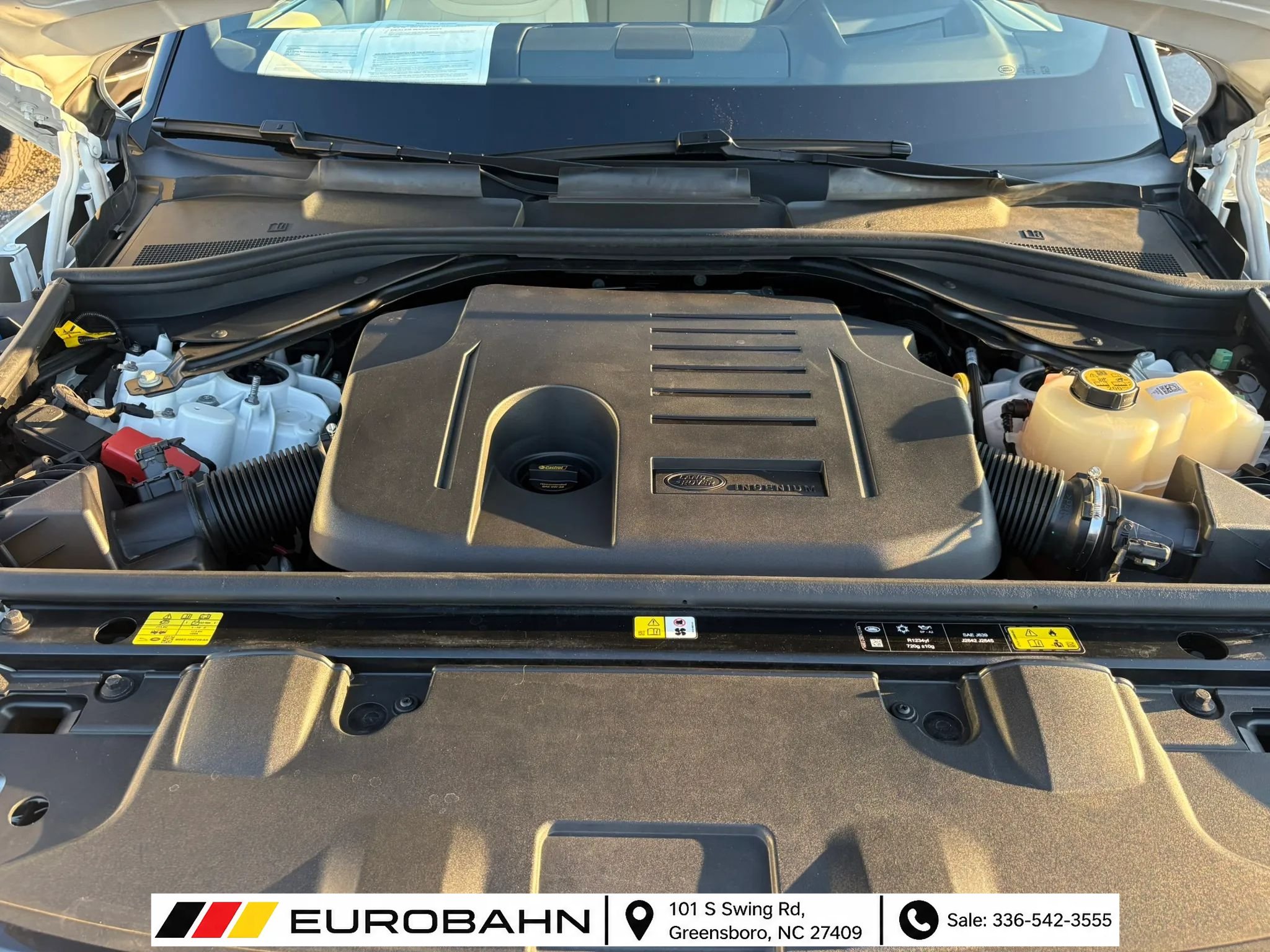 Used 2025 Land Rover Range Rover SE AWD/4WD image 38