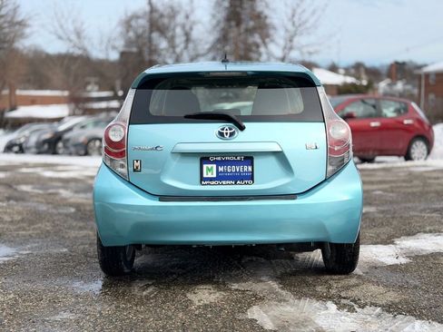 Used 2014 Toyota Prius C Three image 5