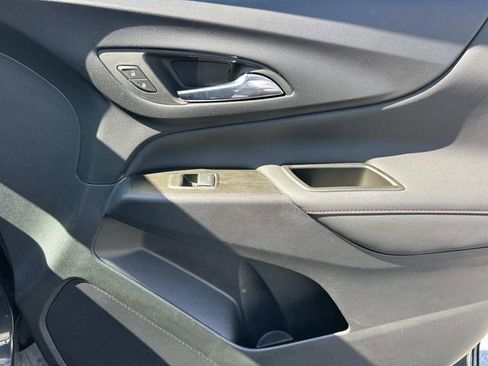 Used 2023 Chevrolet Equinox RS FWD image 27