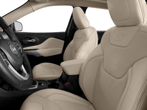 Used 2016 Jeep Cherokee Overland w/ Technology Group image 6