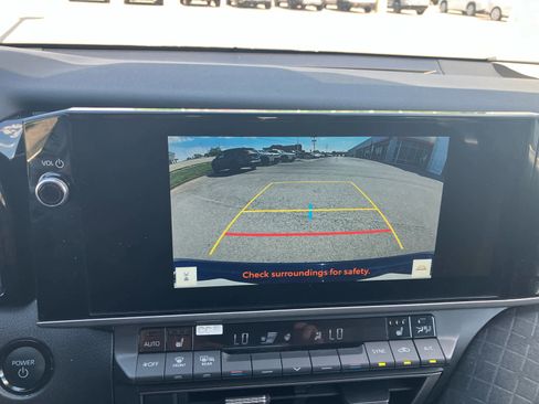 Used 2025 Toyota Camry XLE FWD image 23