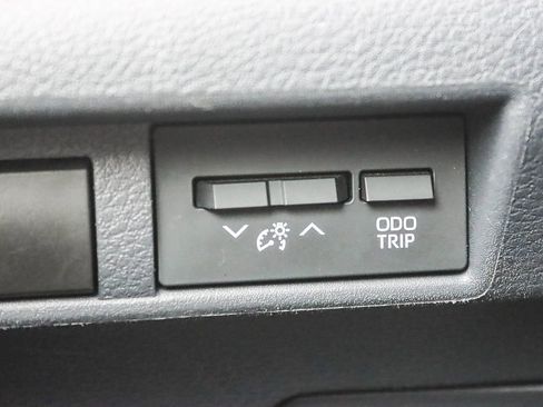 Used 2023 Toyota Sienna LE image 55