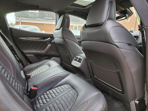 Used 2023 Maserati Ghibli Trofeo RWD image 11
